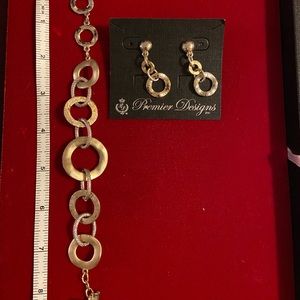 “Milan” bracelet and earrings set, by Premier Designs.